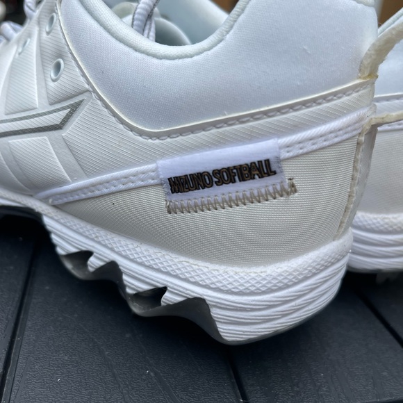 Mizuno Womens 9 Spike Swift Metal Softball Cleats Sz 7 - Picture 8 of 8